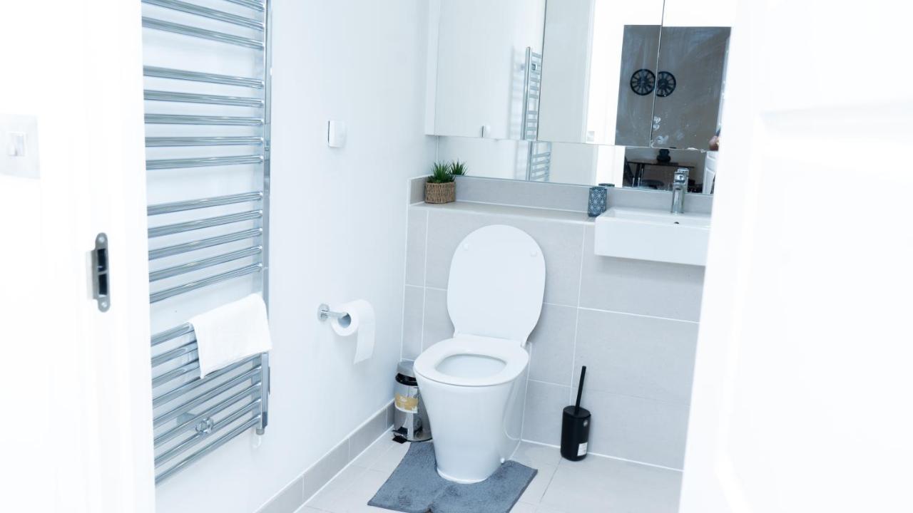 Guerneville 1 Bedroom Luxury Apartment Royal Wharf By Excel Exhibition Centre Londra Esterno foto